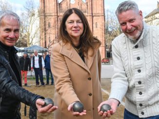 Bouleplatz auf dem Luisenplatz wieder geöffnet: Kostenloses Verleihangebot und tägliche Öffnungszeiten