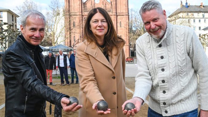 Bouleplatz auf dem Luisenplatz wieder geöffnet: Kostenloses Verleihangebot und tägliche Öffnungszeiten Bouleplatz auf dem Luisenplatz wieder geöffnet: Kostenloses Verleihangebot und tägliche Öffnungszeiten