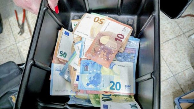 Rund 40 illegale Glücksspielautomaten in Wiesbaden beschlagnahmt