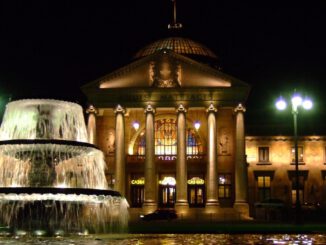 Wiesbaden kündigt Drohnenshow an und verbietet Feuerwerk rund ums Bowling Green zu Silvester