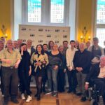 Wiesbaden startet inklusives Kunstprojekt mit Tandemarbeit und Auktion