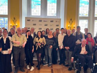 Wiesbaden startet inklusives Kunstprojekt mit Tandemarbeit und Auktion