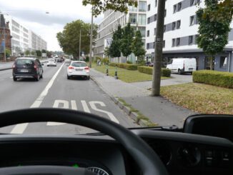 Wiesbadener Busse dokumentieren Falschparker mit Frontkameras
